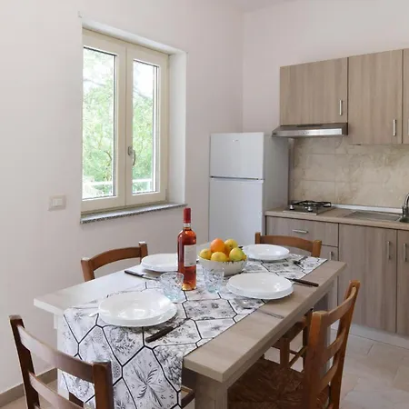 1 Bedroom Beautiful In Lägenhet