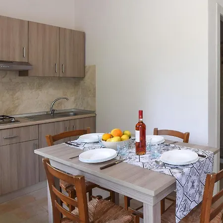 1 Bedroom Beautiful In Lägenhet *